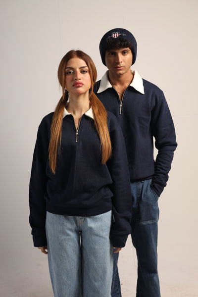 Sweatshirt in Navy Blue with White Collar
